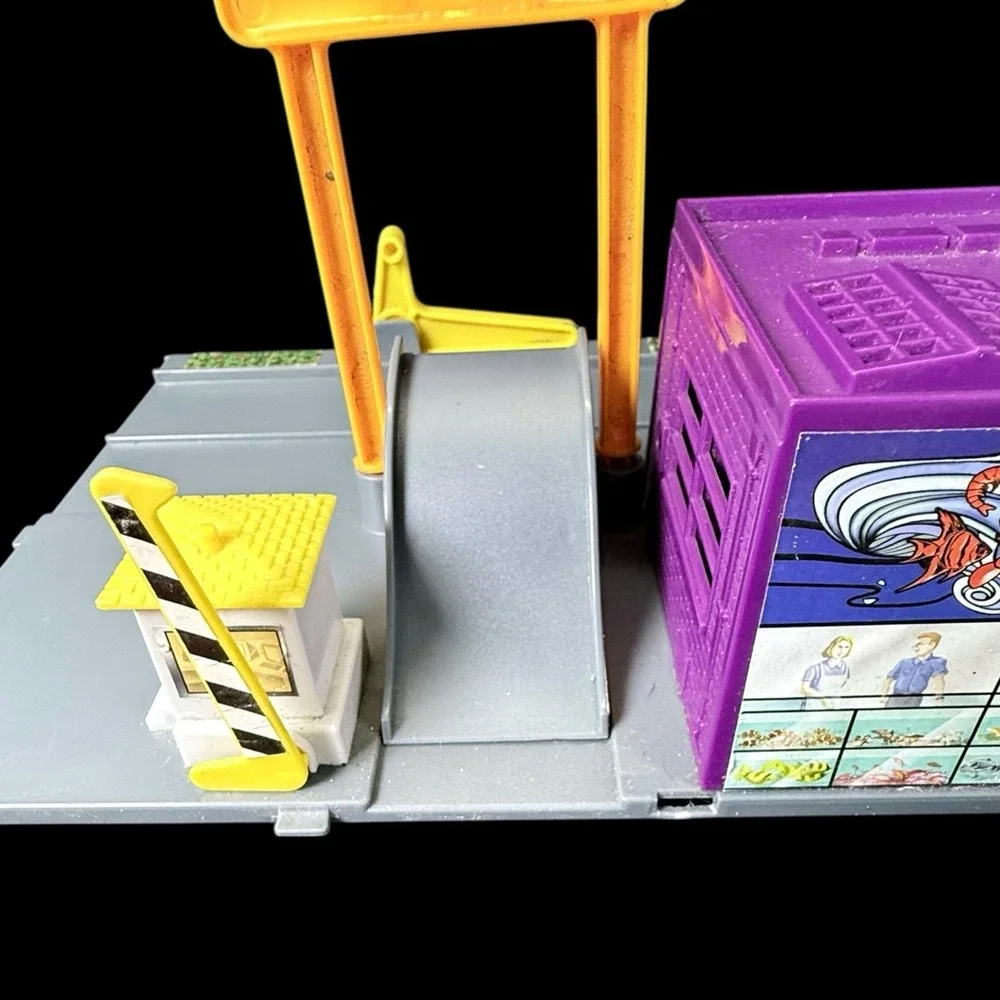 Hot Wheels City 2007 Single Block Purple Building Play Set‎